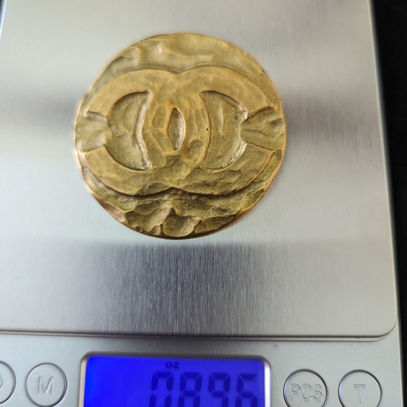 Vintage Chanel CC Medallion 94P brooch - Picture 10 of 10